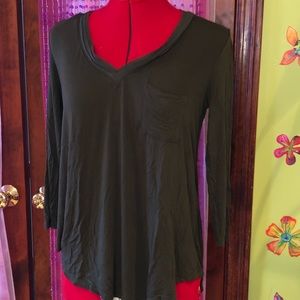 Green V-Neck Long Sleeve Pocket Tee